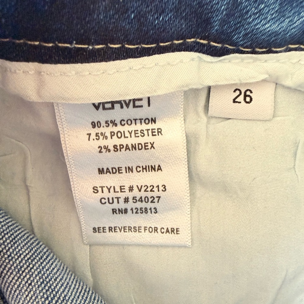 NWT CARLENE MID RISE CROP SLIM STRAIGHT STRETCH JEANS
VERVET size26 - Picture 6 of 13
